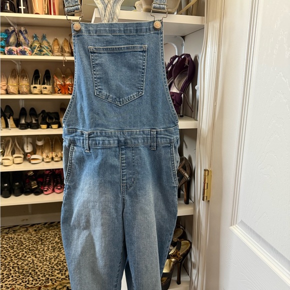 Forever 21 Classic Blue Jean Overalls - Picture 2 of 3